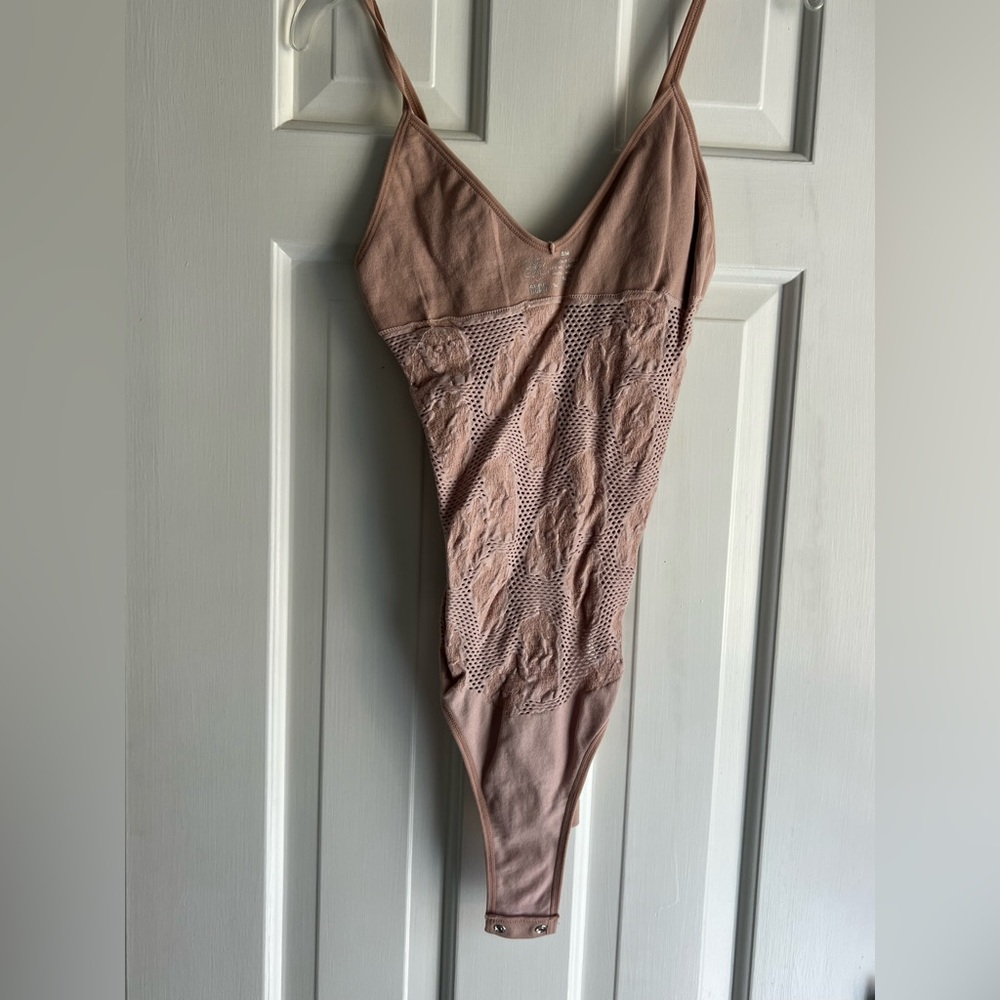 Lace Detail Bodysuit in Tan